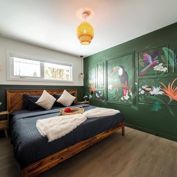 Spa vibes, game room fun, and two decks. Just minutes from Whyte Ave & Downtown.