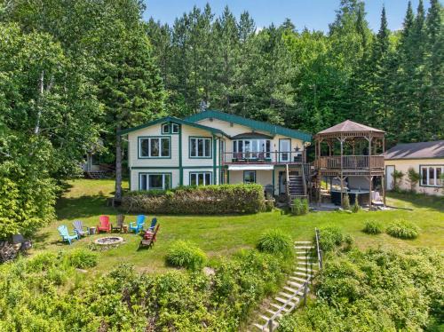Spa & Waterfront - Chalet le Colibri