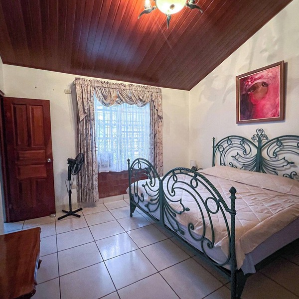 Spacious mountain view house in Perez Zeledón