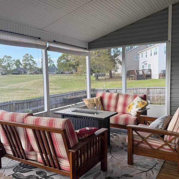 Spacious 1-bedroom guest house in Rincon on golf course- safe neighborhood
