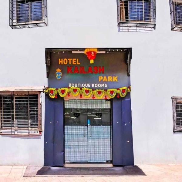 Spacious 19 Budgets Bed Room Hotel Below Sakinaka Metro Station Gate no 2.