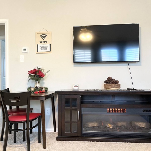 Spacious 1BR Suite, Sleeps 5, Private Entrance, Free Parking, Near The Woodlands