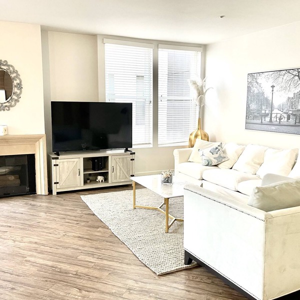 Spacious 2 bedroom Venice beach condo