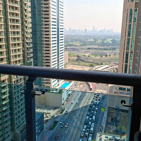Spacious 2 bedroom Apt Near Marina Tram