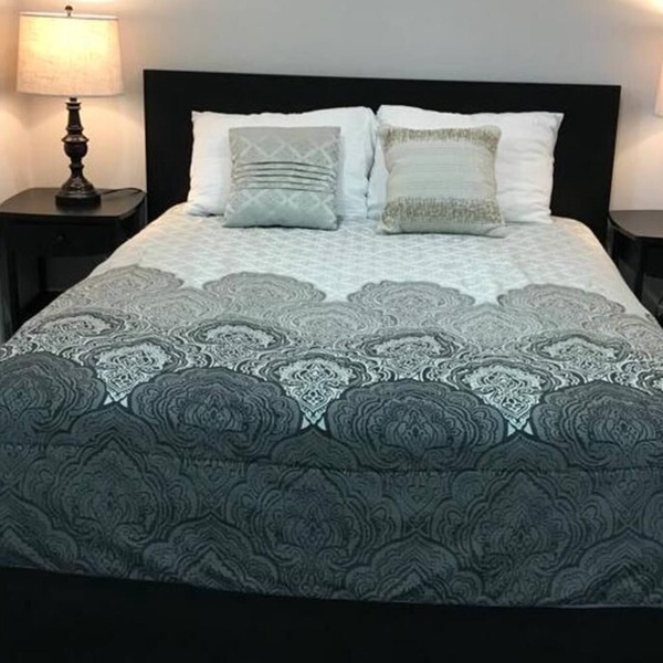 Spacious 2BR Basement Suite - Mins to Downtown