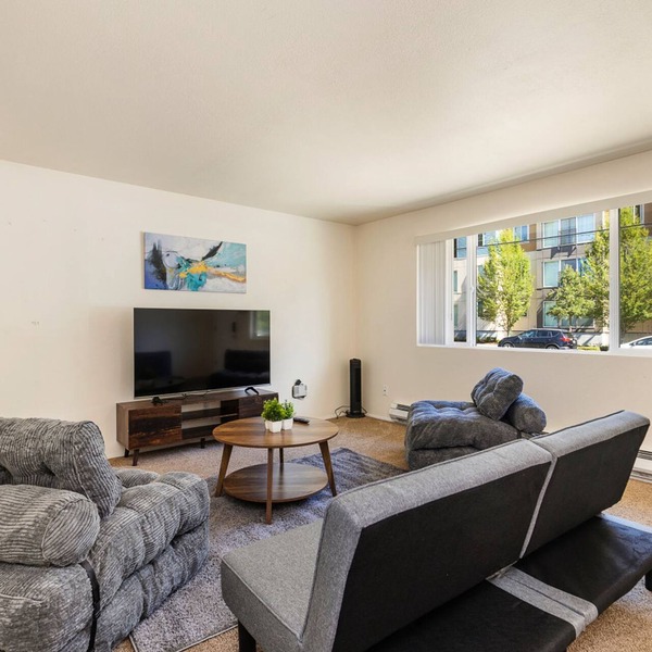 Spacious 2BR Duplex | Family & Group Friendly