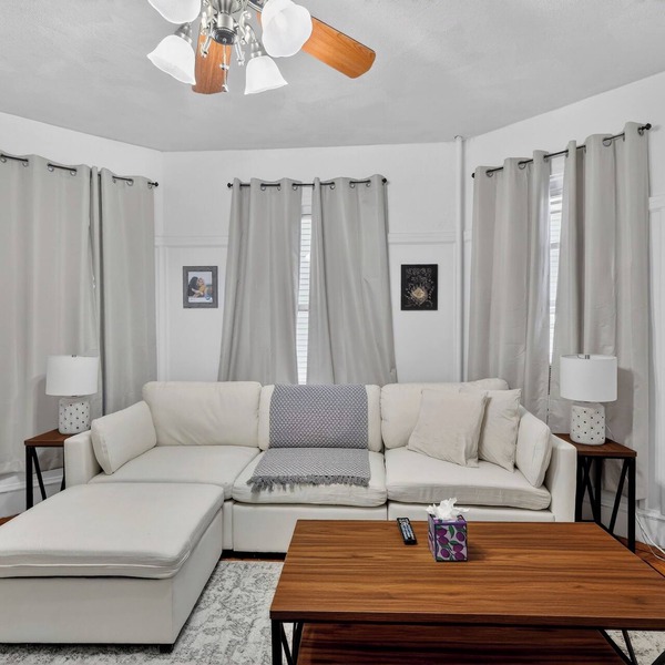 Spacious 2Br home in Malden with AC & heat