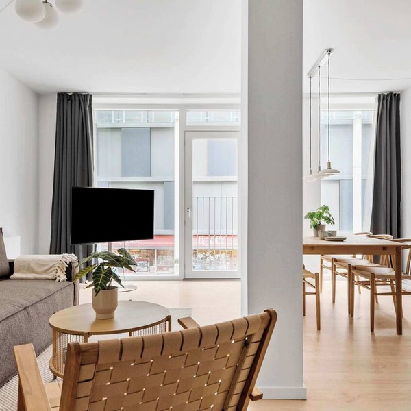 Spacious 2BR Inner City Apartment for 6 People