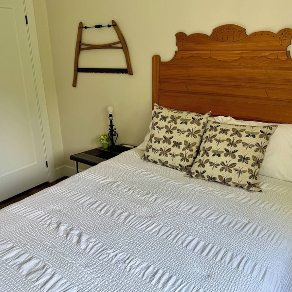 Spacious 2BR Retreat in Nature