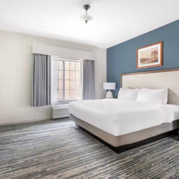 Spacious 2BR Suite Near Notre Dame – Perfect for Your ND Game Day Weekend Stays