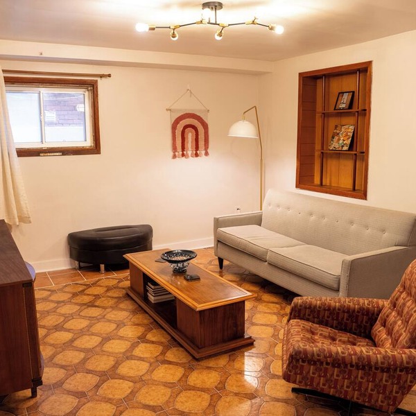 Spacious 3 Bed/2 Bath Near Transit - Toronto's Coolest Neighbourhood!