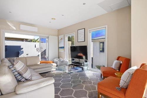 Spacious 3-Bed Apartment Near Dromana Beach
