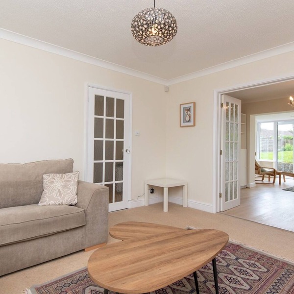 Spacious 3 bed house with parking in Upper Weston - Pass the Keys