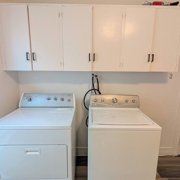 Spacious 3-bedroom apartment with WiFi, AC in enchanting Utica
