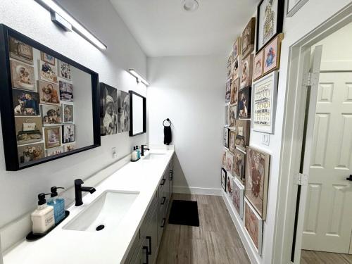 Spacious 3 bedroom influencer house in Houston