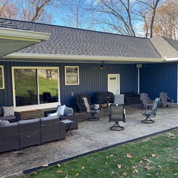 Spacious 3BR Home w/Gym, Office, and Huge Yard. Pet and Extended Stay Friendly