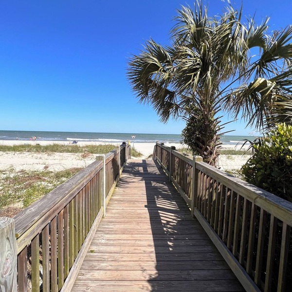 Spacious 3BR villa across from the ocean