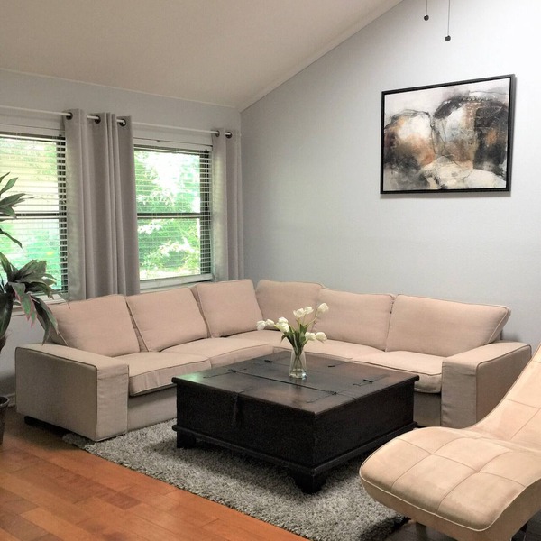 Spacious 4/2 across from a huge park. Perfect for walking,birdwatching,relaxing.