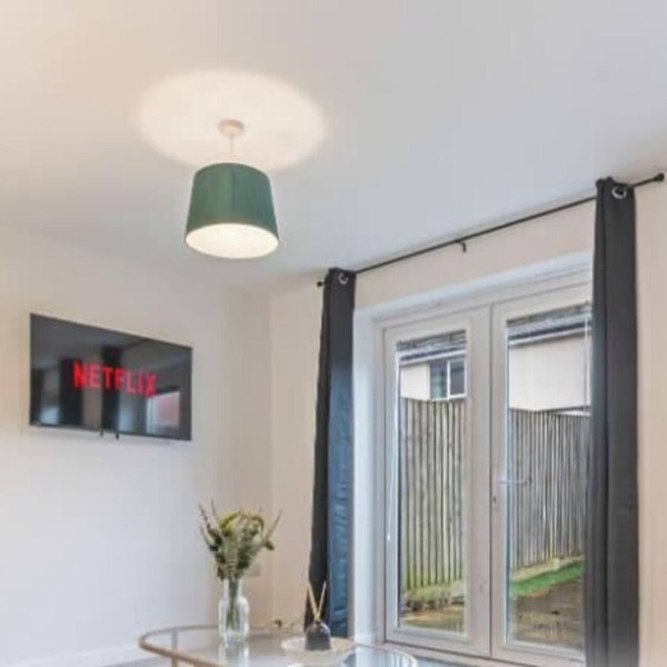Spacious 4-Bed Home Near Cribbs & Bristol