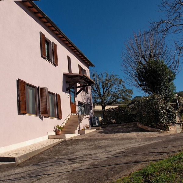 Spacious 4-bedroom apartment in the surroundings of Siena with WiFi, AC