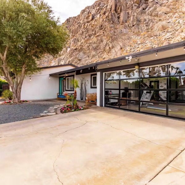 Spacious 4-bedroom house with fitness room and Pool in fabulous La Quinta