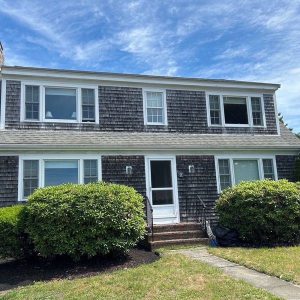 Spacious 4-Bedroom Home Facing Nantucket Sound
