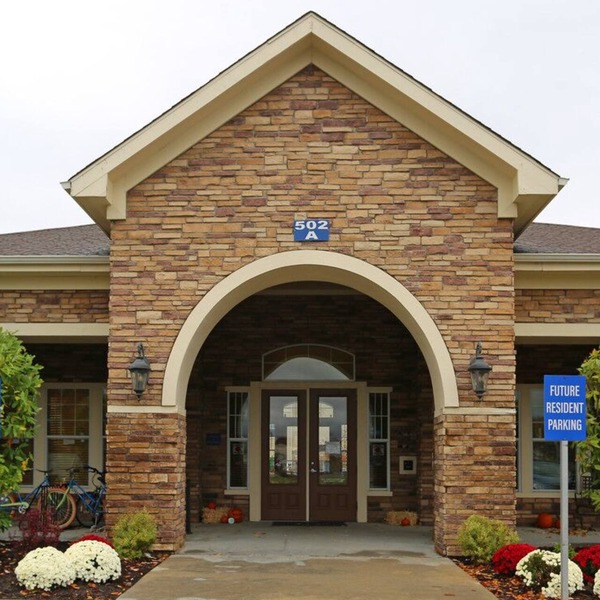 "Spacious 4-Bedroom Apartment in the Heart of Warrensburg near UCM!