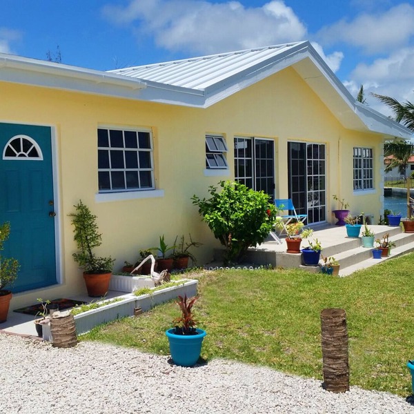 Spacious 4-Bedroom Villa, on a Lovely Waterway, with Beach and Ocean Views