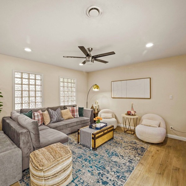 Spacious 4BR/3BA LA Retreat! Minutes to Downtown! Sleeps 10
