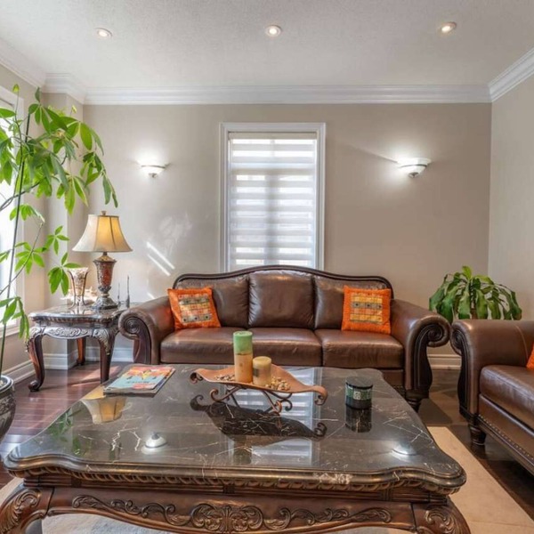 Spacious 4BR Home with Private Yard & Fast WiFi