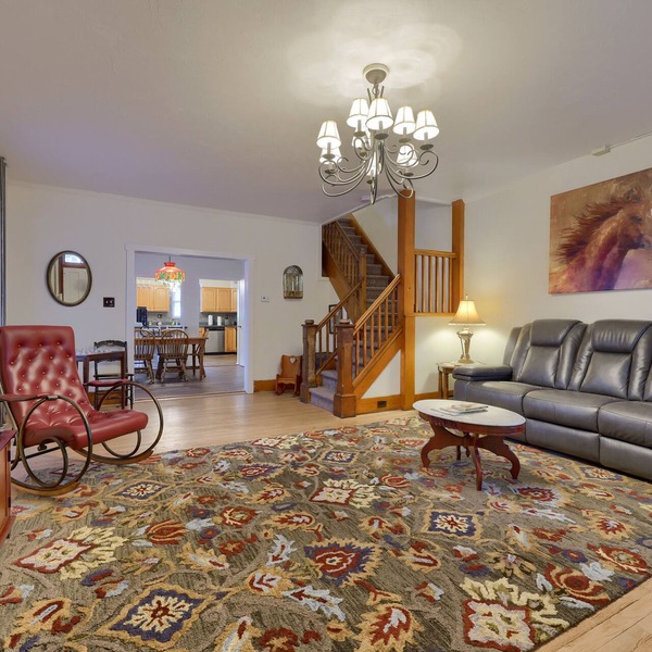 Spacious 4BR Stratton House: A Historic Downtown Stay Backing to Culp's Hill