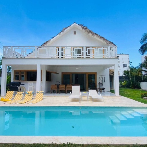 Spacious 5 Bedroom Playa Bonita Beach Villa
