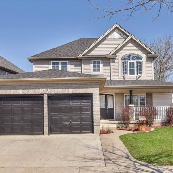 Spacious 5 Bedroom Home in Cambridge