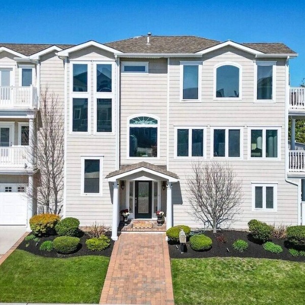 Spacious 5-bedroom house in beautiful Brigantine steps to the beach with pool!