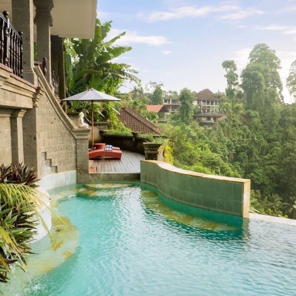 Spacious 5-Bedroom Jungle-View Villa in Ubud