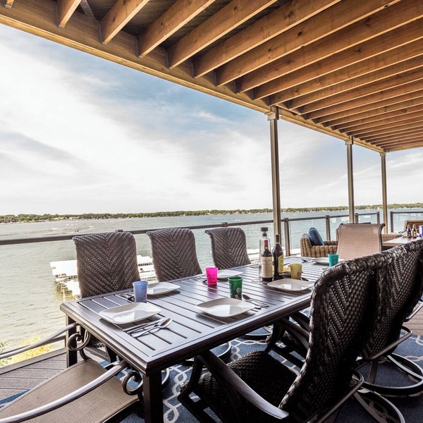 Spacious 5-bedroom condo in the delightful Stillwater building East Lake Okoboji