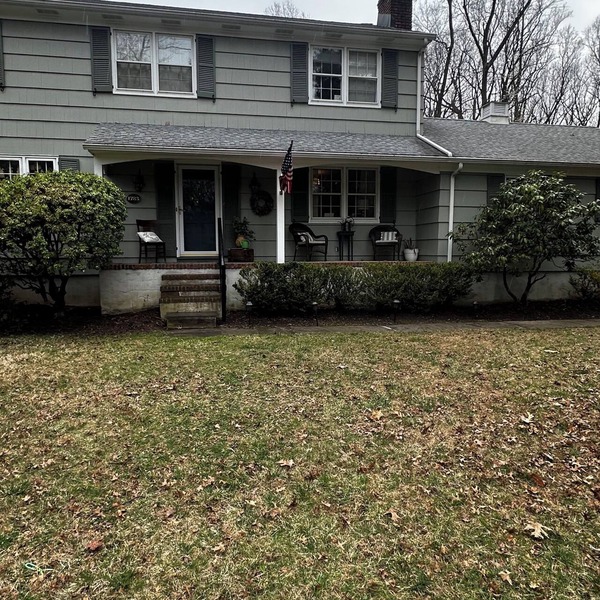 Spacious 5-bedroom house with in-ground pool