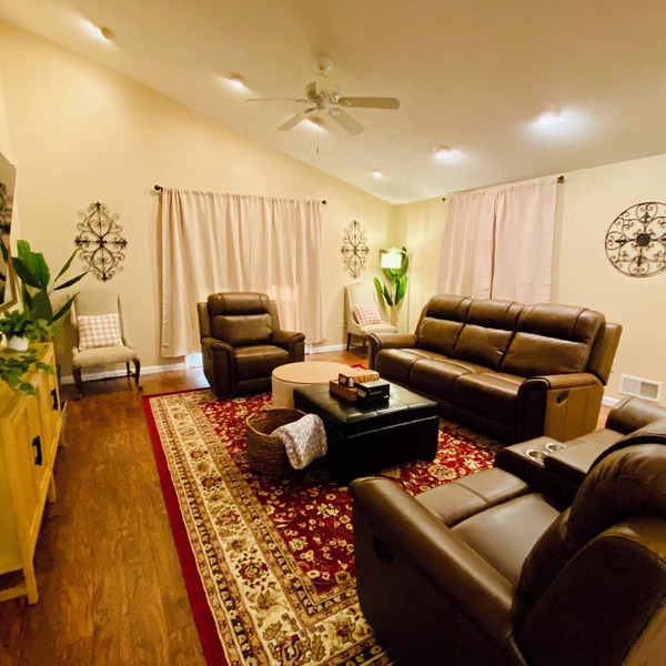 Spacious 5-bedroom Wheelchair Accessible House in Pittsburgh