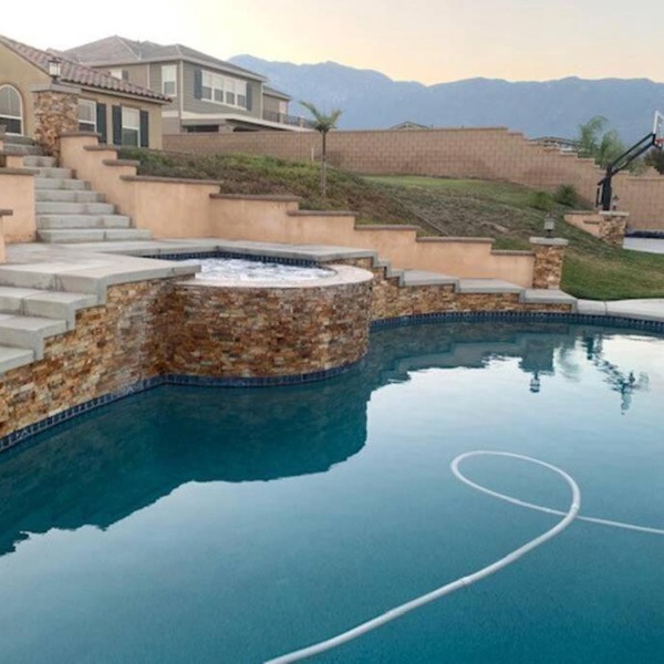Spacious 5bdrm home, 1/2 acres, pool & amenities.