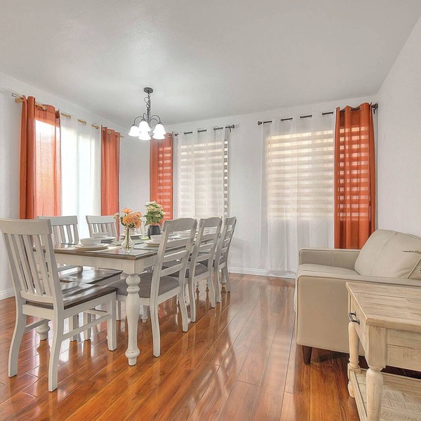 Spacious 5BR/3BA Family Home Sleeps 12/Near Pasadena, Arcadia & LA