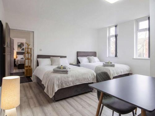 Spacious 5BR House Near Manchester City Centre