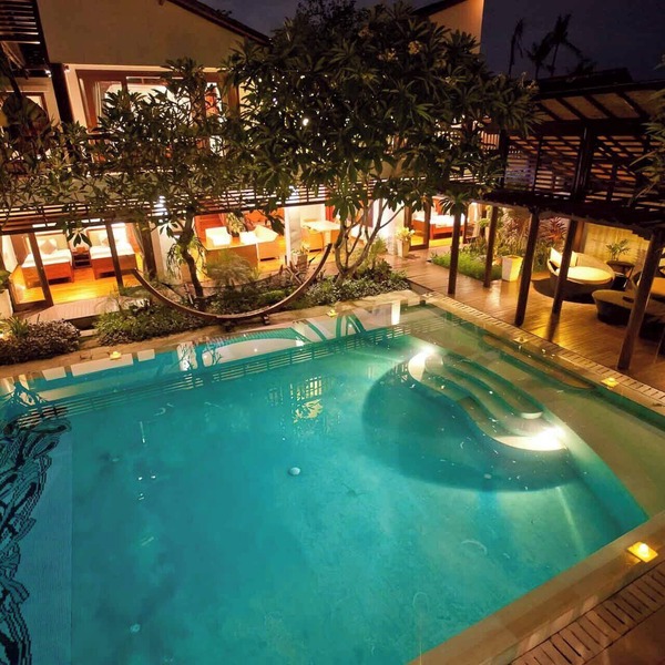 Spacious 6-bedroom villa near Mertasari Beach