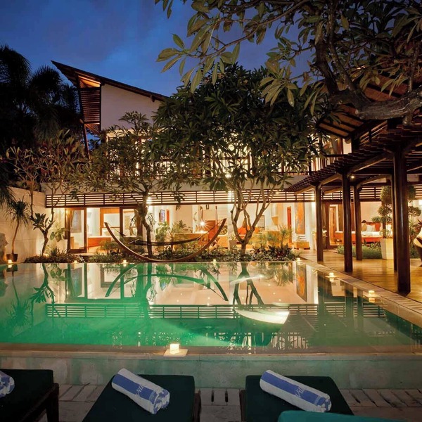 Spacious 6-bedroom villa near Mertasari Beach