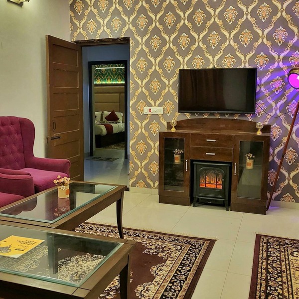 Spacious 6-bedroom villa in enchanting Shimla with WiFi