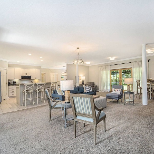 Spacious 6 BR Harbor Springs home- walk to town, short drive to beaches/slopes!
