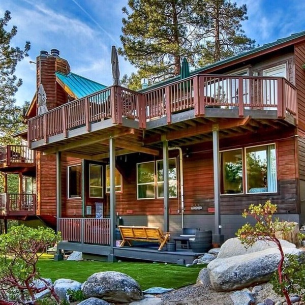 Spacious 7 BR, 6 Bath Chalet, sleeps 9 max. Gorgeous Views. Private Hot Tub.