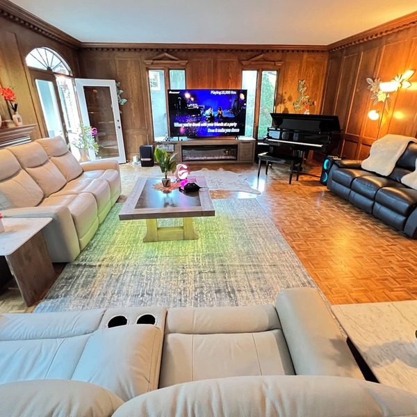 Spacious 8-bedroom villa with Pool/Spa/Waterfall