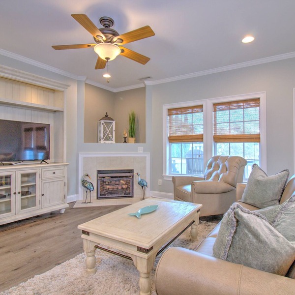Spacious 8BR/6BA Duplex with Private Pool – Walk to the Beach – Sleeps 22