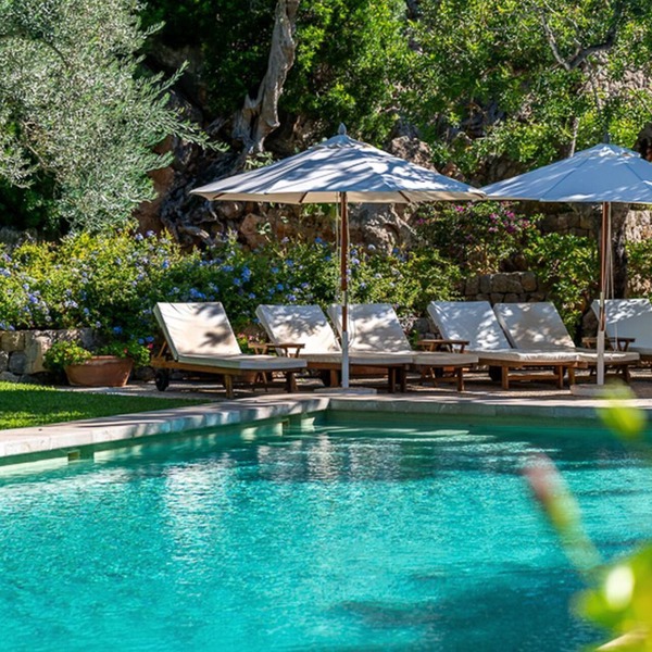 Spacious 9-bedroom private villa with AC in lovely Sóller