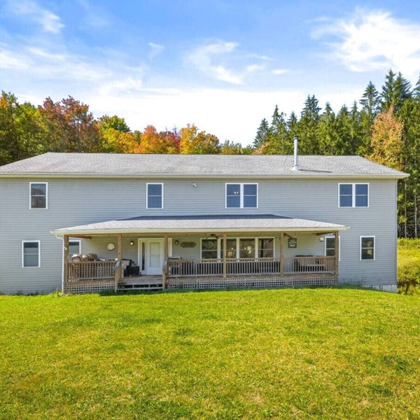 Spacious 9BR Catskills Retreat Views + Game Room